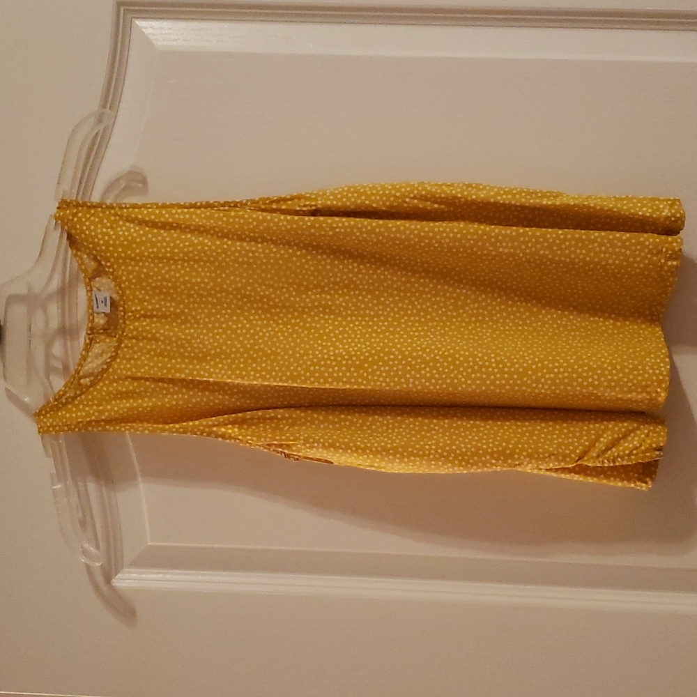 Medium Old Navy sleeveless top
